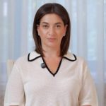 Աննա Հակոբյանի աղմկահարույց փաթեթը կանգ առավ․ քննարկումը հետաձգվեց, ստորագրահավաքը՝ մեկնարկեց․ «Ժողովուրդ»